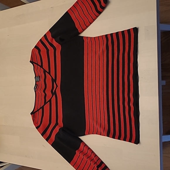 LIKE NEW Y2K Sculpture Silk Red and Black Striped V-neck Sweater - Picture 1 of 11